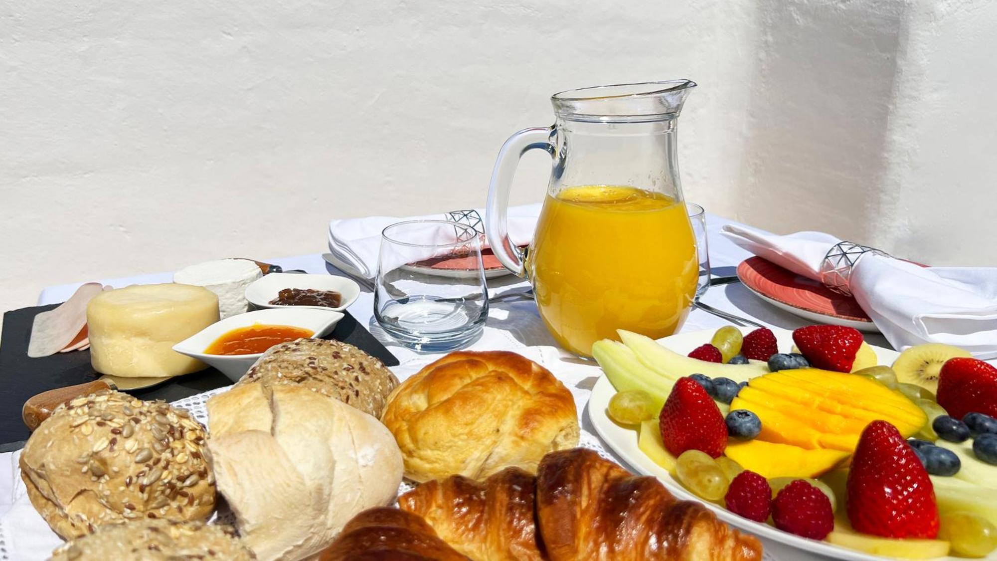 Monte Acoteias - Farm stay *